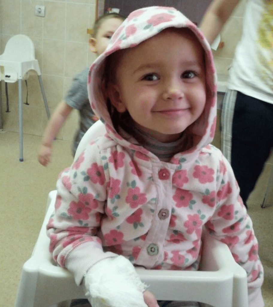 Лікарі просили його не знущатися над бездиханним тілом дочки. Але через 30 хвилин сталося неймовірне Лікарі просили його не знущатися над бездиханним тілом дочки. Але через 30 хвилин сталося неймовірне